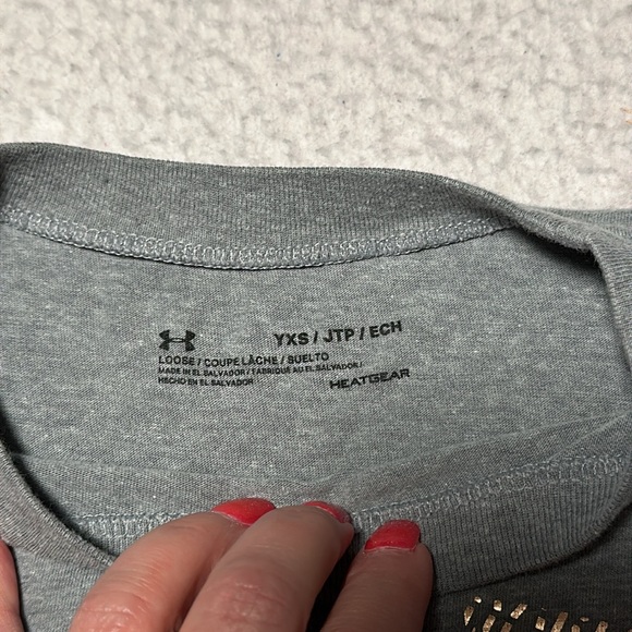 Under Armour Oversized Girls L/S Gray Tee, GUC, Size XS - Picture 2 of 10